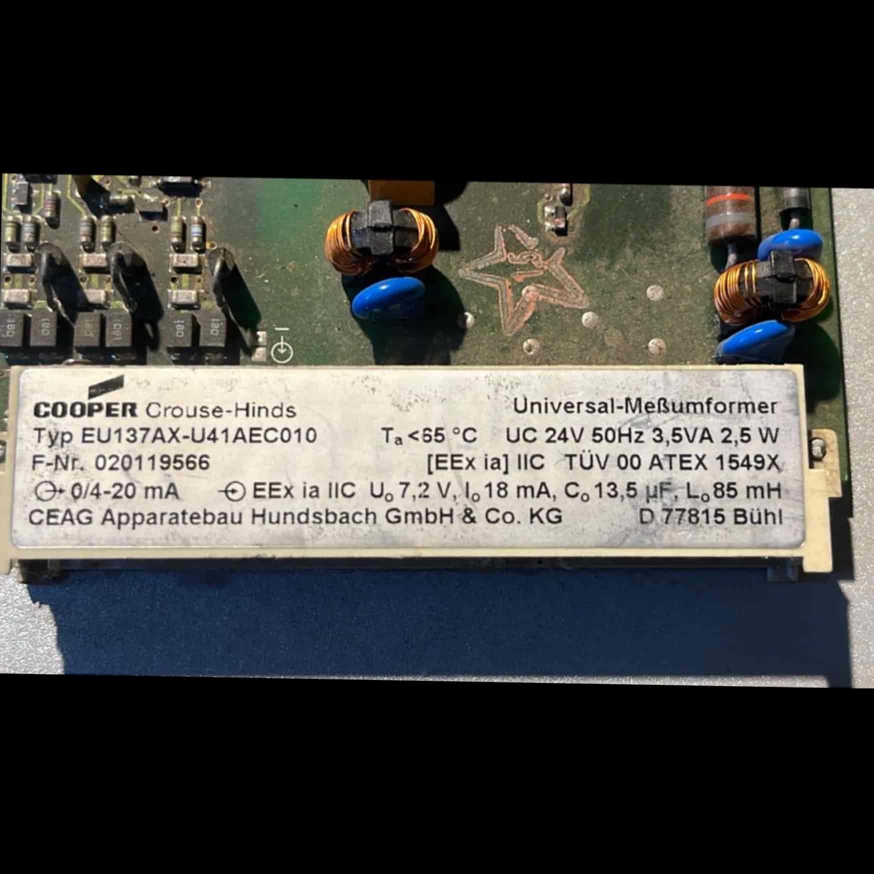Üniversal dönüştürücü COOPER Crouse-Hinds modeli EU137AX-U41AEC010