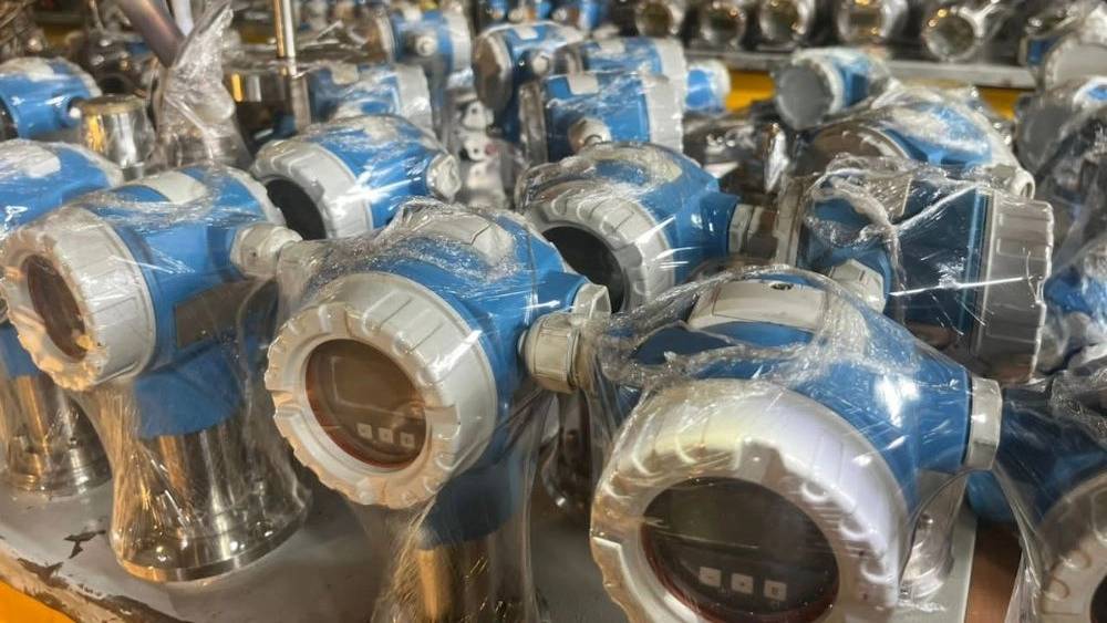 تامین تجهیزات صنایع نفت وگاز دنه